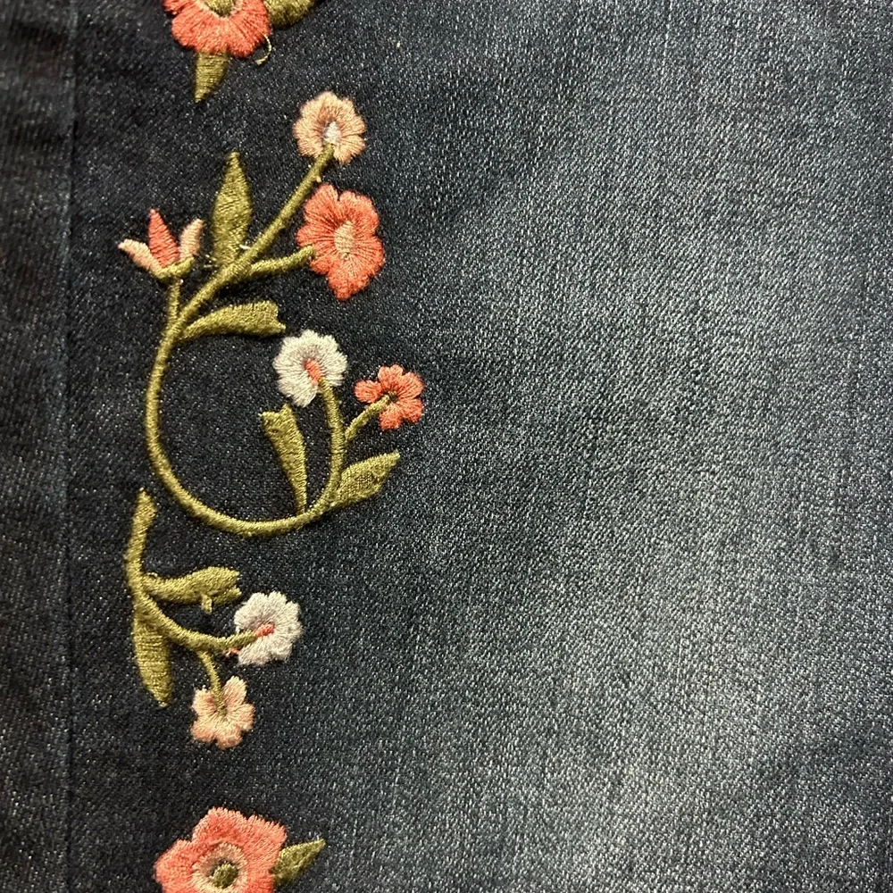 crown & ivy Dark Blue Floral Embroidered Skinny Jeans - Picture 2 of 7